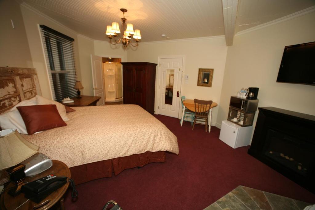 Auberge De La Tour Du Lac Sainte-Agathe-des-Monts Quarto foto