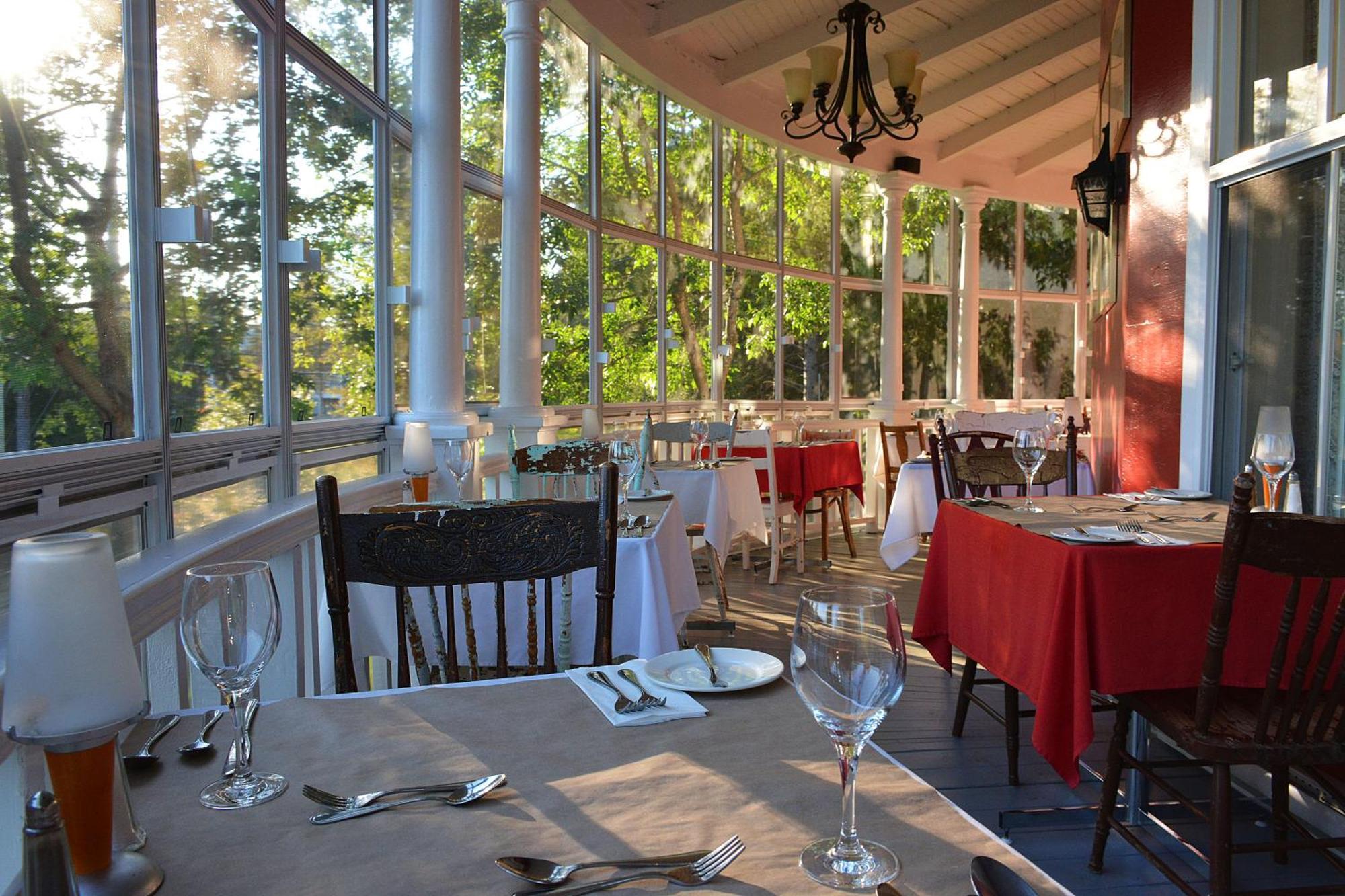 Auberge De La Tour Du Lac Sainte-Agathe-des-Monts Exterior foto