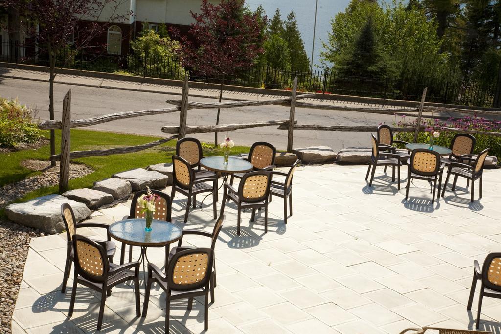 Auberge De La Tour Du Lac Sainte-Agathe-des-Monts Exterior foto
